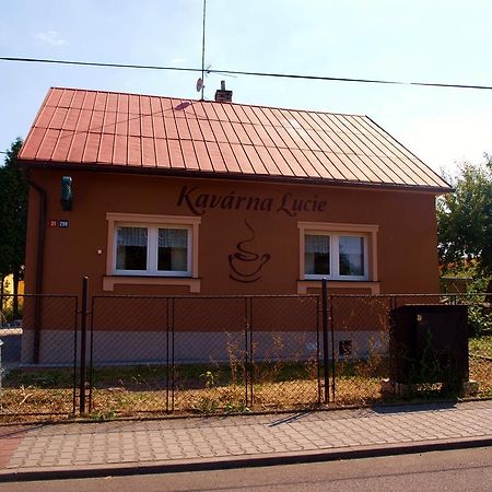 Kavarna Lucie S Ubytovanim Horní Těrlicko Extérieur photo