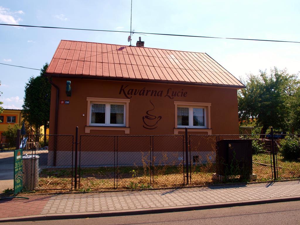 Kavarna Lucie S Ubytovanim Horní Těrlicko Extérieur photo